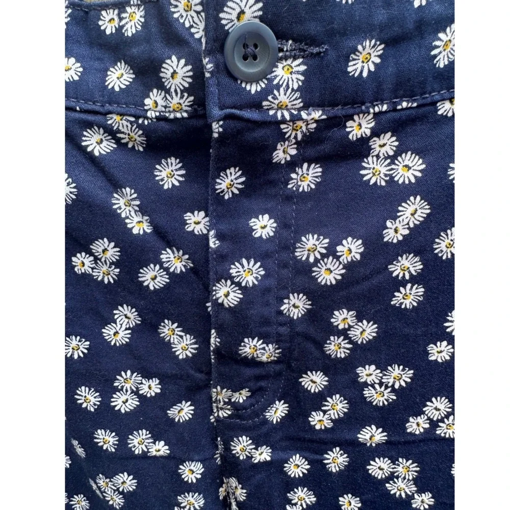 St Johns Bay Womens Navy Blue White Daisy Floral Capri Pants Size 20W Cropped